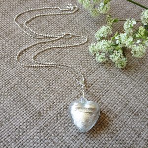 silver-white-murano-glass-heart-necklace-3